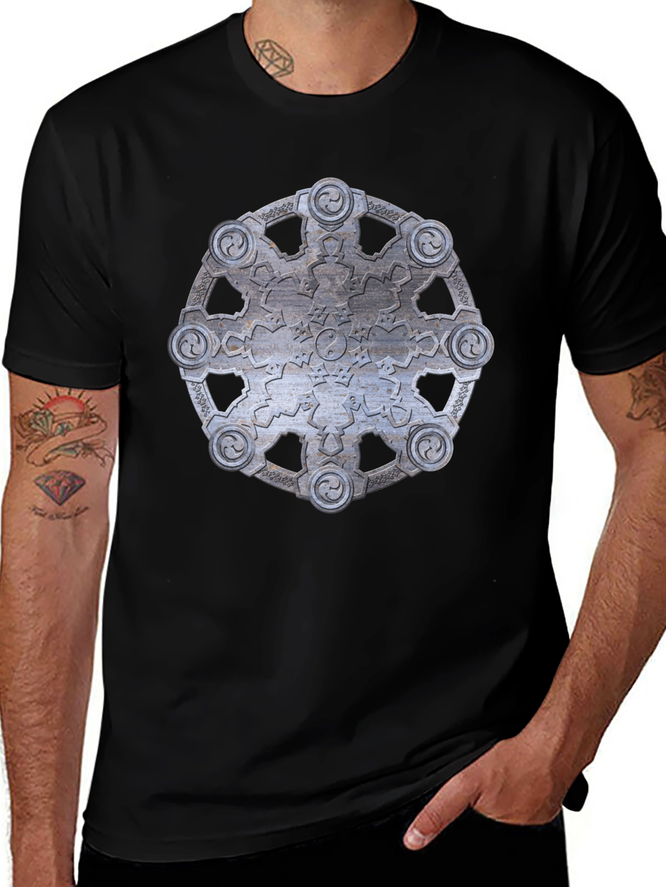 Abstract Metallic Wheel Design Black T-Shirt